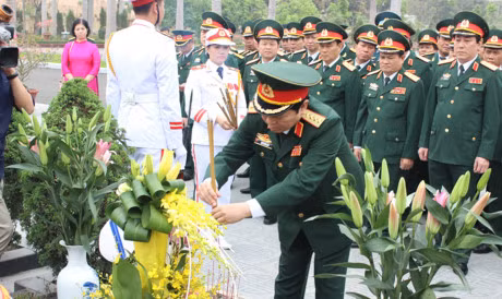 Vi tuong chinh tri - quan su song toan - Anh 2