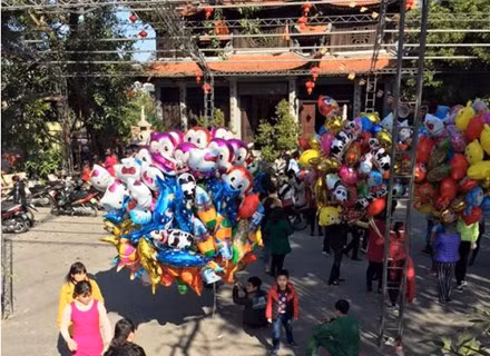 Chùa Thành là địa chỉ tâm linh nhiều người đến cầu mong năm mới Ảnh: Duy Chiến