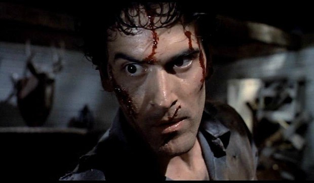 Evil Dead II (1987): Trong phần hai của loạt phim kinh dị nổi tiếng được biết tới tại Việt Nam dưới tựa Ma cây, Ash Williams (Bruce Campbell) phải đơn thương độc mã chống lại các thây ma có tên gọi Deadite, sau khi cô người yêu cùng đám bạn của anh bị chúng sát hại. Evil Dead II được đánh giá cao nhờ pha trộn yếu tố hài hước dí dỏm trong các khung cảnh đẫm máu, cũng như tạo hình thú vị của loài Deadite so với các phim thây ma cùng thời. 10 phim hay về nghị lực sống khi con người cô độc