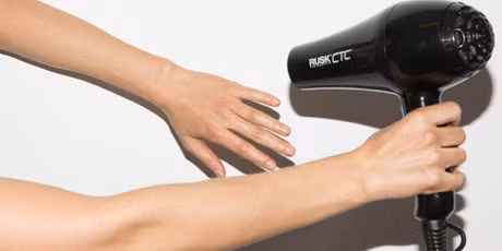 Cong dung giam dau than ky cua may say toc it nang biet - Anh 4