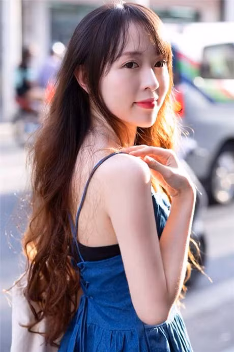 Chi la tiep vien hang khong thoi ma, co can phai xinh the nay khong? - Anh 10