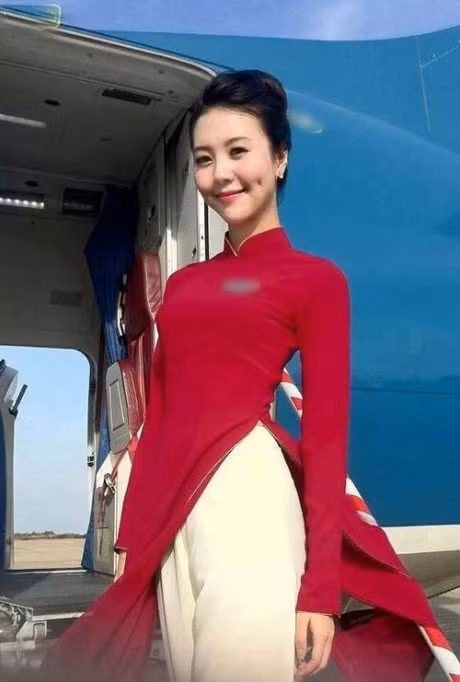 Chi la tiep vien hang khong thoi ma, co can phai xinh the nay khong? - Anh 12