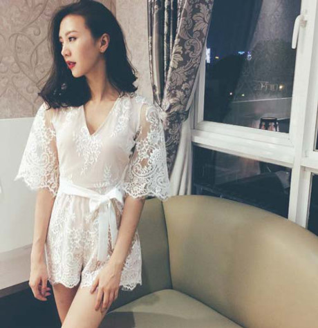 Chỉ là tiếp viên hàng không thôi mà, có cần phải xinh thế này không? - Ảnh 11 Chi la tiep vien hang khong thoi ma, co can phai xinh the nay khong? - Anh 11