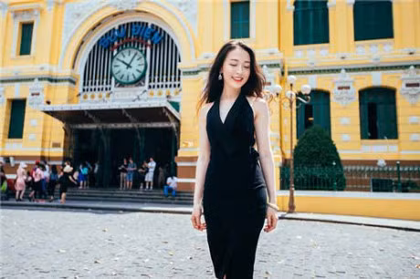 Chi la tiep vien hang khong thoi ma, co can phai xinh the nay khong? - Anh 9