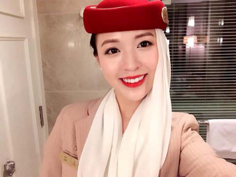 Chỉ là tiếp viên hàng không thôi mà, có cần phải xinh thế này không? - Ảnh 7 Chi la tiep vien hang khong thoi ma, co can phai xinh the nay khong? - Anh 7