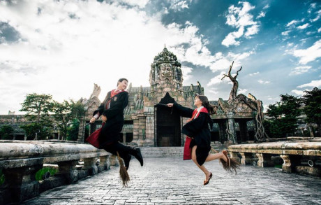 Ảnh cưới hóa thân thành Harry Potter của đôi trẻ Đà Nẵng - Ảnh 2 Anh cuoi hoa than thanh Harry Potter cua doi tre Da Nang - Anh 2