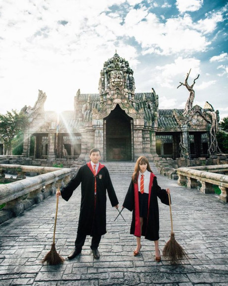 Ảnh cưới hóa thân thành Harry Potter của đôi trẻ Đà Nẵng - Ảnh 3 Anh cuoi hoa than thanh Harry Potter cua doi tre Da Nang - Anh 3