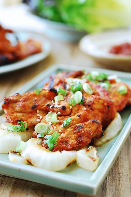 Gà nướng cay chuẩn vị Hàn Quốc cả nhà thích mê - Ảnh 5 Ga nuong cay chuan vi Han Quoc ca nha thich me - Anh 5