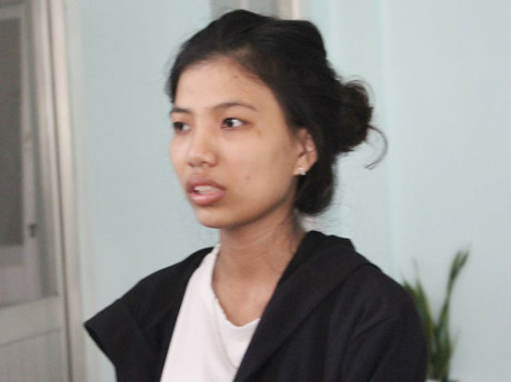 Tin mới vụ cháy 6 người chết thảm: Cô gái run rẩy kể lại giây phút nhảy lầu thoát chết - Ảnh 1 Tin moi vu chay 6 nguoi chet tham: Co gai run ray ke lai giay phut nhay lau thoat chet - Anh 1