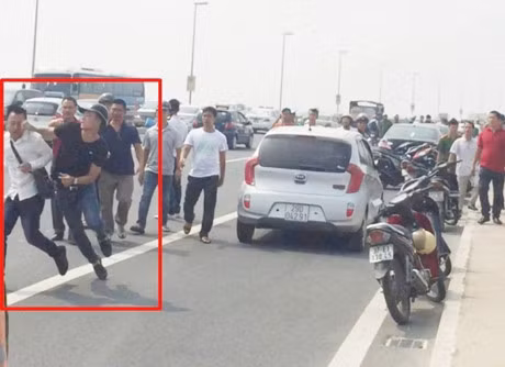 Nhung vu phong vien, nha bao bi hanh hung nam 2016 - Anh 13