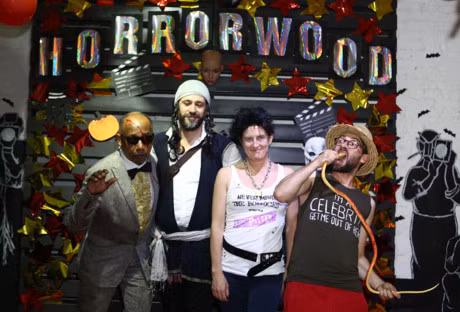 Dem Halloween phong cach Hollywood cua SV thoi trang - Anh 2