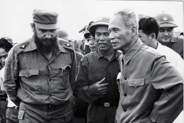 Lãnh tụ Fidel Castro và Thủ tướng Việt Nam Phạm Văn Đồng - tháng 9/1973. Ảnh: Phòng lưu trữ Cách mạng/Tạp chí Cubadebate.