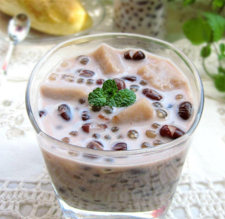 Chè khoai môn đậu đỏ nóng hổi ăn ngày đông lạnh giá - Ảnh 2 Che khoai mon dau do nong hoi an ngay dong lanh gia - Anh 2