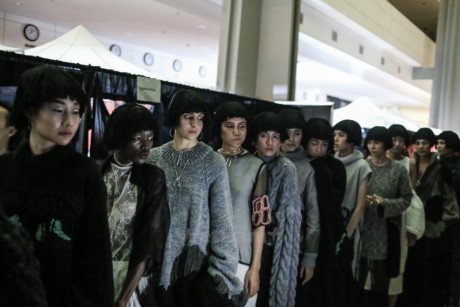 Những mệt mỏi, đớn đau phía sau ánh đèn catwalk hào nhoáng - Ảnh 10 Nhung met moi, don dau phia sau anh den catwalk hao nhoang - Anh 10