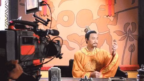 Tiến Lộc vào vai Lý Công Uẩn.