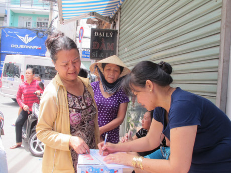 Thợ sửa xe bị giết dã man giữa Sài Gòn - Ảnh 5 Tho sua xe bi giet da man giua Sai Gon - Anh 5