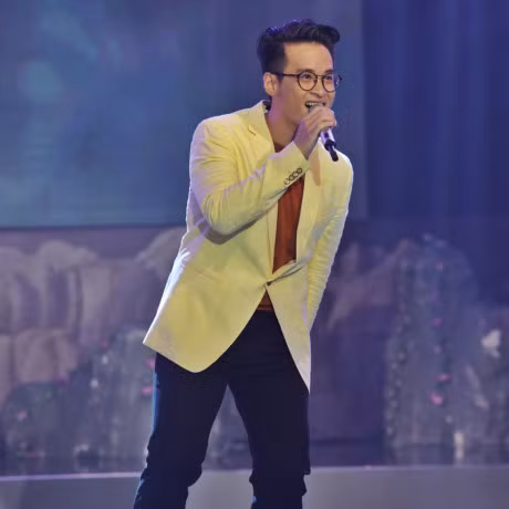 Con gai Doan Trang dang yeu ben ba me - Anh 9