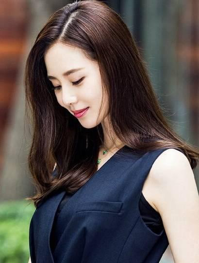 Nửa năm để 20 kiểu tóc như tiểu Hoa đán Lưu Thi Thi - Ảnh 1 Nua nam de 20 kieu toc nhu tieu Hoa dan Luu Thi Thi - Anh 1