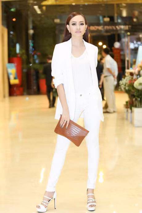 A hau Kim Duyen hanh phuc khi hoi ngo 