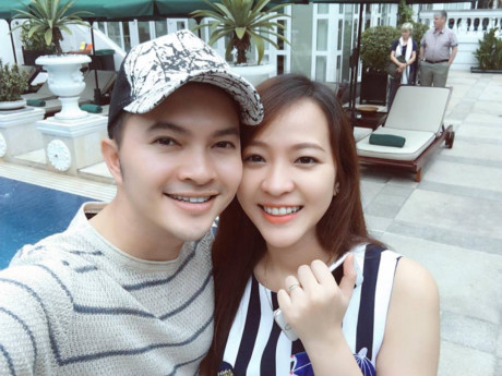 Nam Cường chính thức xác nhận bà xã 9X có bầu 4 tháng - Ảnh 2 Nam Cuong chinh thuc xac nhan ba xa 9X co bau 4 thang - Anh 2