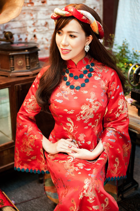Mai Thỏ diện áo dài đôi với con gái đón xuân - Ảnh 6 Mai Tho dien ao dai doi voi con gai don xuan - Anh 6