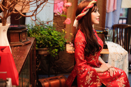 Mai Thỏ diện áo dài đôi với con gái đón xuân - Ảnh 5 Mai Tho dien ao dai doi voi con gai don xuan - Anh 5