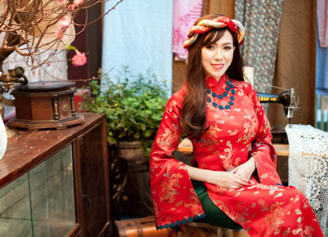 Mai Thỏ diện áo dài đôi với con gái đón xuân - Ảnh 8 Mai Tho dien ao dai doi voi con gai don xuan - Anh 8
