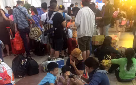 Hinh anh: Ga Sai Gon dong duc hanh khach ngay can Tet - Anh 9