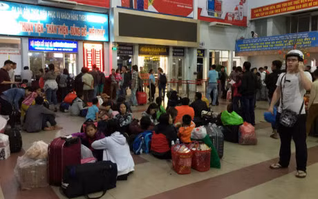 Hinh anh: Ga Sai Gon dong duc hanh khach ngay can Tet - Anh 11
