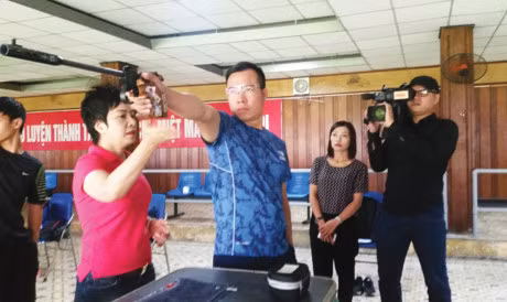 Xa thu Hoang Xuan Vinh sau anh hao quang - Anh 2