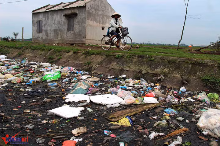 Nhiều người dân xã An Nội điêu đứng vì ngày ngày sống trong cảnh ô nhiễm