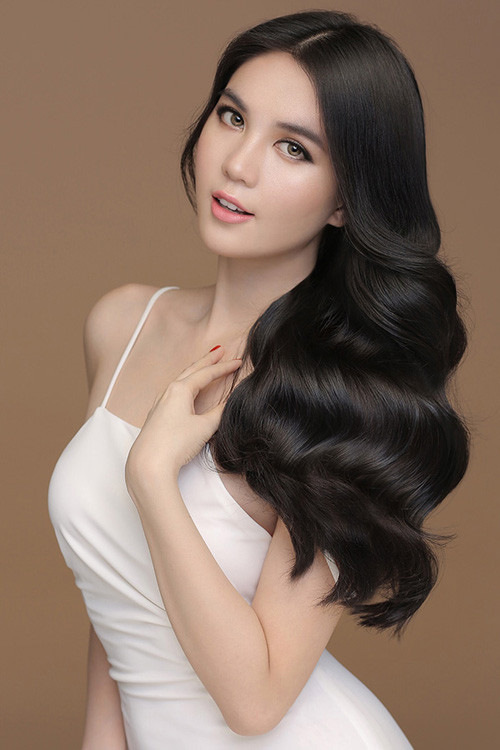 Ngọc Trinh trưởng thành, quyến rũ đến lạ lẫm trong shoot hình mới