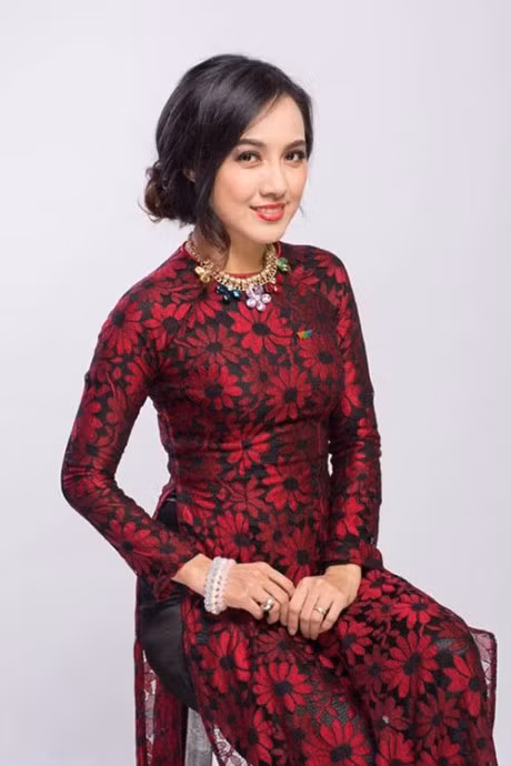 Nam Binh Than sap qua roi, hay nhin lai nhung nghe si tuoi Than thanh cong trong nam qua - Anh 1