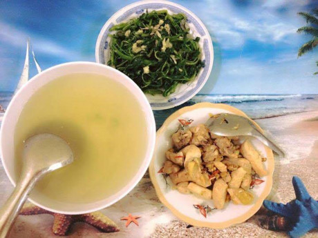Bữa cơm 8 ngàn đồ ăn của đôi bạn sinh viên Hà Nội - Ảnh 3 Bua com 8 ngan do an cua doi ban sinh vien Ha Noi - Anh 3