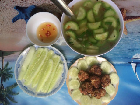 Bữa cơm 8 ngàn đồ ăn của đôi bạn sinh viên Hà Nội - Ảnh 8 Bua com 8 ngan do an cua doi ban sinh vien Ha Noi - Anh 8
