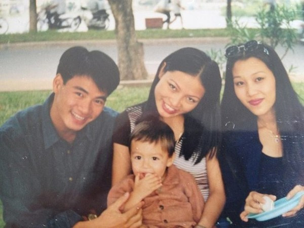 Theo thời gian, sự trẻ trung, năng động vẫn là ấn tượng khiến khán giả truyền hình nhớ đến Xuân Bắc. So phong độ các quý ông làng hài Việt ngày ấy - bây giờ