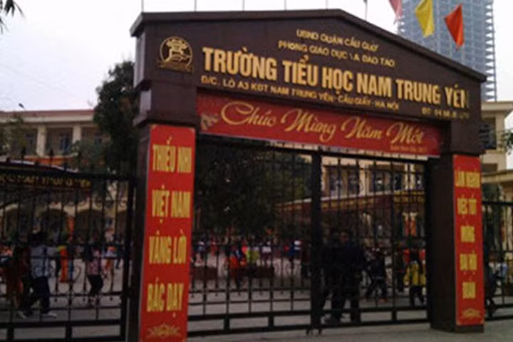 Trường Tiểu học Nam Trung Yên, nơi xảy ra vụ việc đáng tiếc. Ảnh: KT