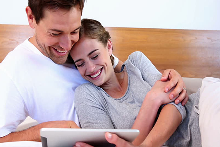 Nghệ thuật ngầm khen vợ đẹp của các ông chồng "cao tay"