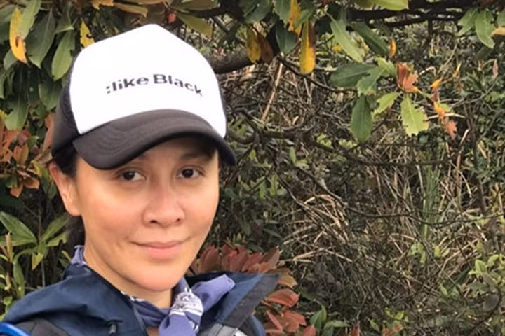 Lưu Gia Linh tích cực khoe mặt mộc dù bị chê "xấu không nhận ra"