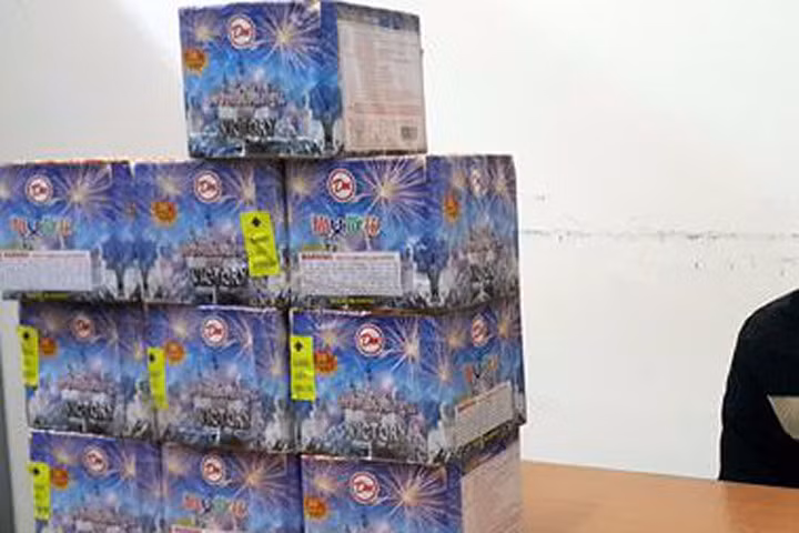 Liên tiếp bắt các đối tượng mua bán pháo nổ