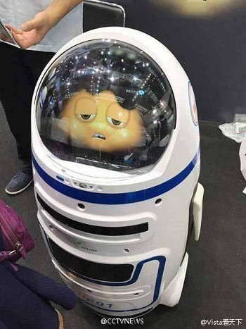 Robot Trung Quốc đập vỡ kính, gây thương tích cho con người - Ảnh 1 Robot Trung Quoc dap vo kinh, gay thuong tich cho con nguoi - Anh 1