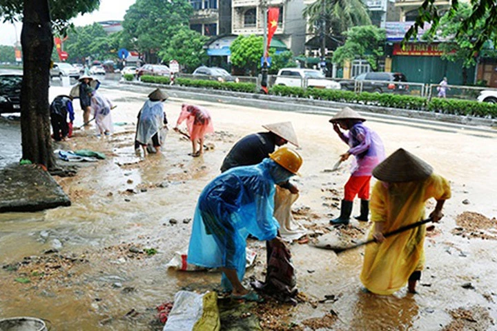 Một số dịch bệnh truyền nhiễm thường gặp sau mùa mưa lũ như tiêu chảy, nước ăn chân, cảm cúm...