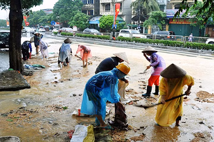 Một số dịch bệnh truyền nhiễm thường gặp sau mùa mưa lũ như tiêu chảy, nước ăn chân, cảm cúm...
