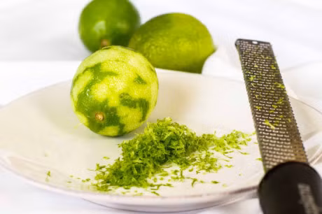 Nhung loai mat na duong trang da tu nhien co gia chi 2 nghin dong - Anh 1