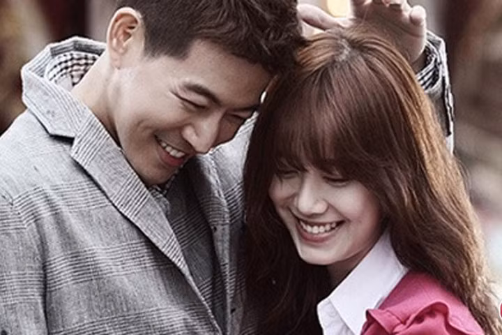 Đàn bà có chồng giàu, tội gì mà không hưởng?