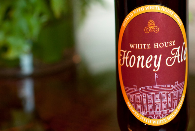 Loại bia đặc biệt chỉ có ở Nhà Trắng mang tên White House Honey Ale. Ảnh: The White House Những bí ẩn thú vị về Nhà Trắng