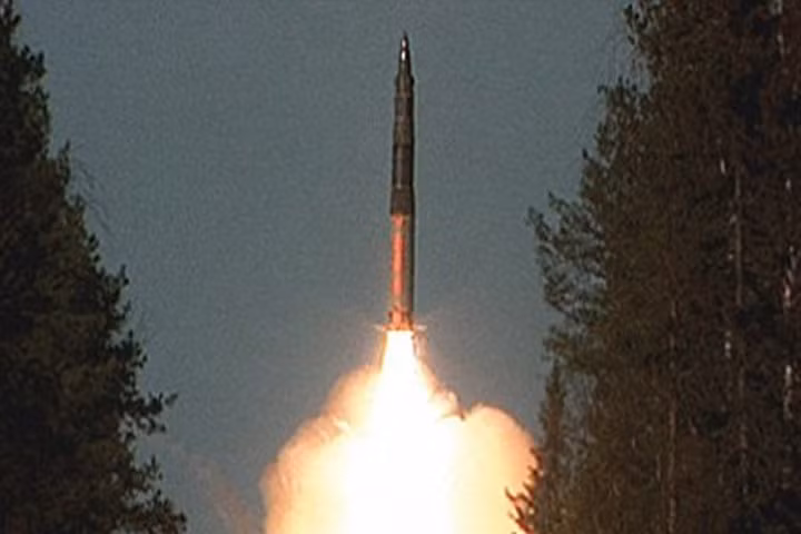 Nga phóng tên lửa Topol thử đầu đạn hạt nhân mới