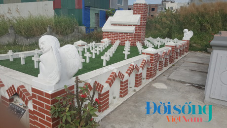 Theo chân người đàn bà không chồng đi lượm xác hài nhi trong thùng rác - Ảnh 7 Theo chan nguoi dan ba khong chong di luom xac hai nhi trong thung rac - Anh 7