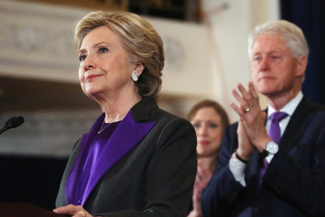 Dân Mỹ đổ xô mua bộ vest trắng của Hillary Clinton - Ảnh 3 Dan My do xo mua bo vest trang cua Hillary Clinton - Anh 3