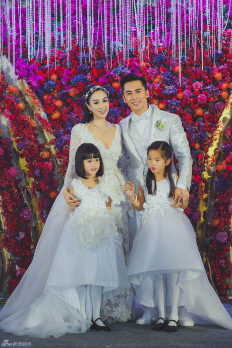 Sao nữ gốc Việt rạng rỡ bên chồng, con riêng ở hôn lễ lần 3 - Ảnh 6 Sao nu goc Viet rang ro ben chong, con rieng o hon le lan 3 - Anh 6